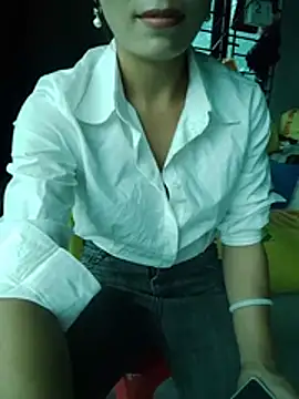 Thobaby112 live cam on StripChat