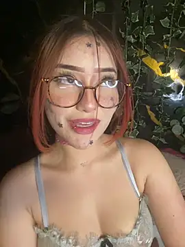 Ashly_cutee live cam on StripChat