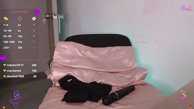 scarlett_diamond11 live cam on StripChat