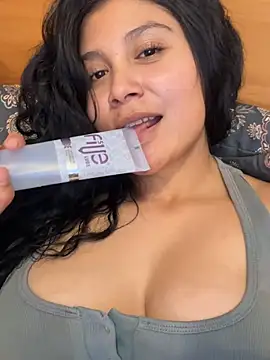 kinky_mila@xh live cam on StripChat