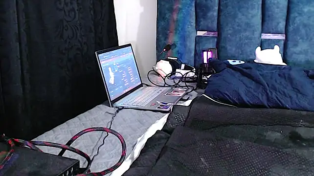 tom_russo live cam on StripChat
