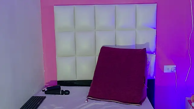 Alanna_hot3