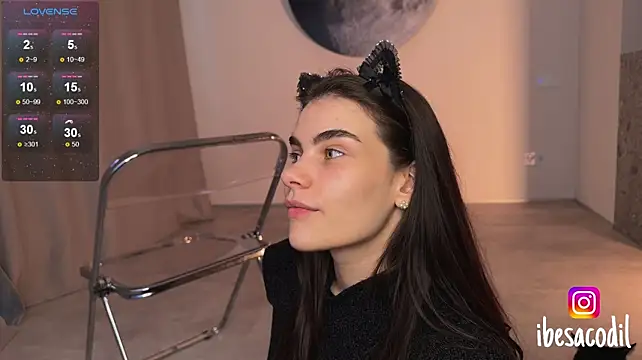 adriana_allien