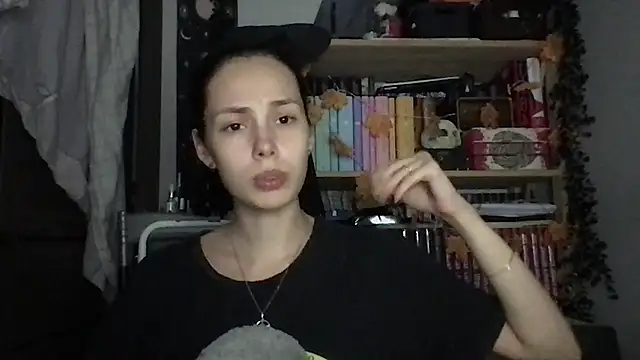 Yuna5343 live cam on StripChat