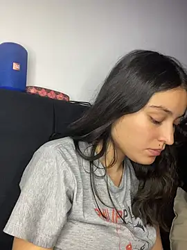 hotwife26 live cam on StripChat