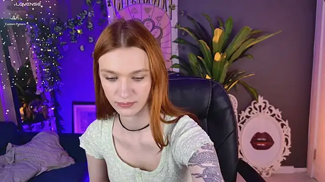 PollyMayer live cam preview