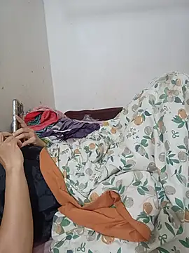 Linda-yiyi live cam on StripChat