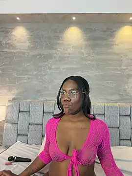 Alaia_Colins live cam on StripChat