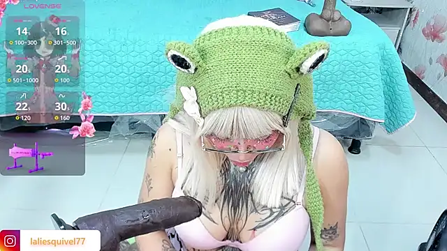 SafiroAgataaa live cam on StripChat