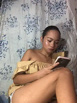 Asianpinay_Skinny1818 live cam on StripChat