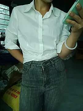 Thobaby112 live cam on StripChat