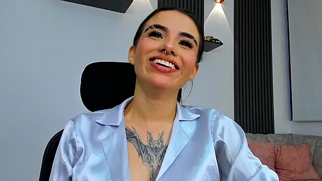 isabella_hv live cam on StripChat