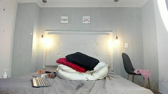 Suxan_fox live cam on StripChat