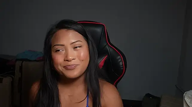 Bubbleliyah live cam on StripChat