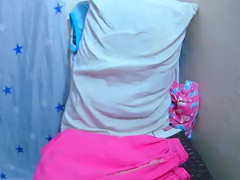 flirty_melody live cam on StripChat