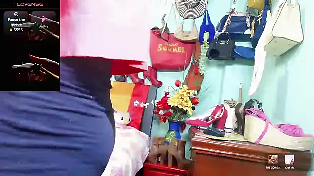 Xiaraa26 live cam on StripChat