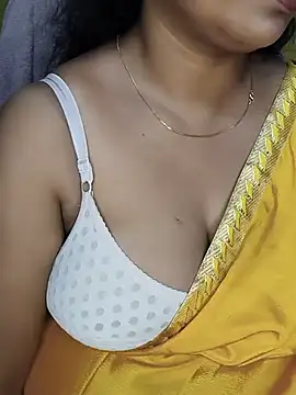 Kritika_21 live cam on StripChat