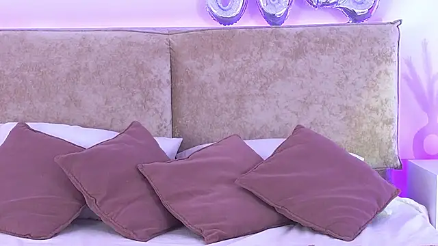 Jules_night live cam preview