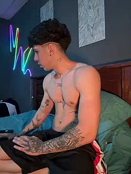 Owen_rave live cam on StripChat