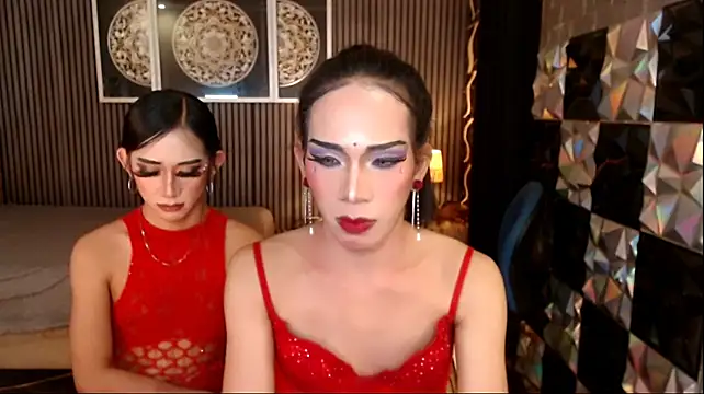 PrettyHorseCockTrans live cam on StripChat