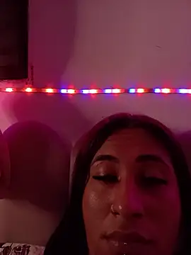 Lohaynne live cam on StripChat