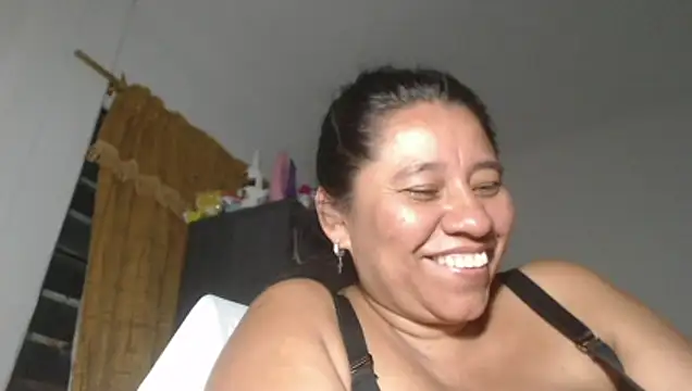 adrixxx38 live cam on StripChat
