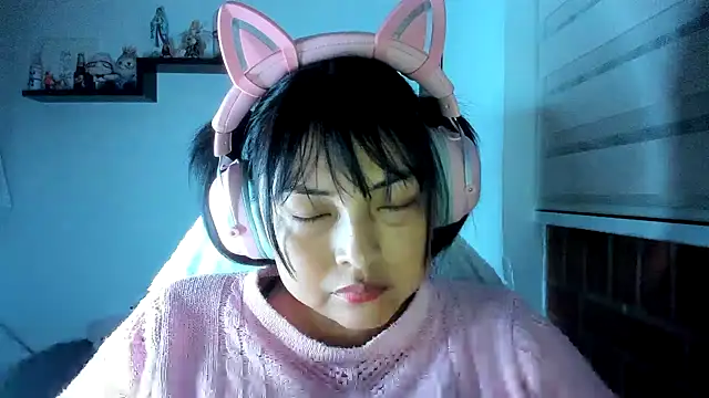 Shaddycute_ live cam on StripChat
