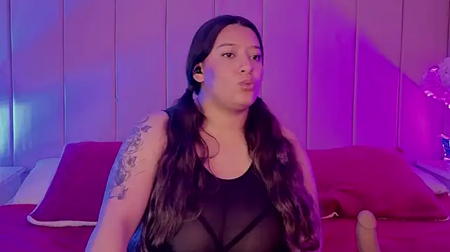 MollyBigBoobs12