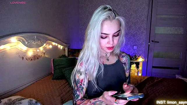 LillyMoure_