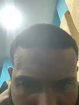 AlbertoDiime live cam on StripChat