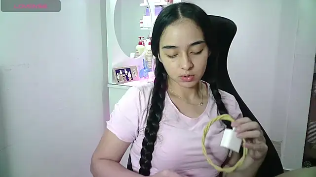 aineangeel live cam on StripChat