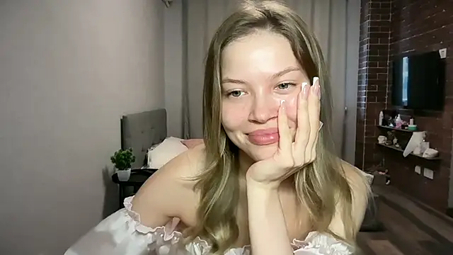 EmmyMills live cam preview