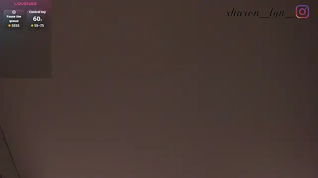 SharonLyn_ live cam on StripChat
