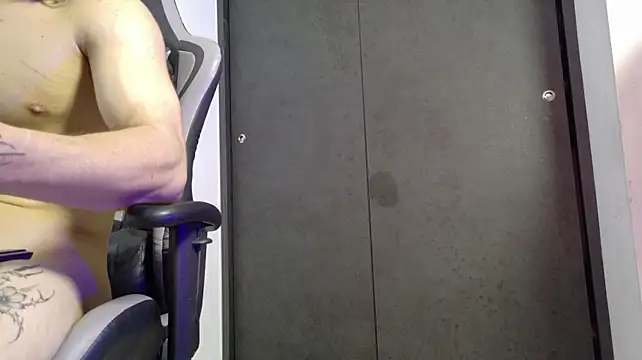eren_jeager live cam on StripChat