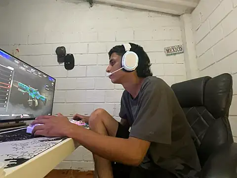 Max_TheHorseDick's live cam