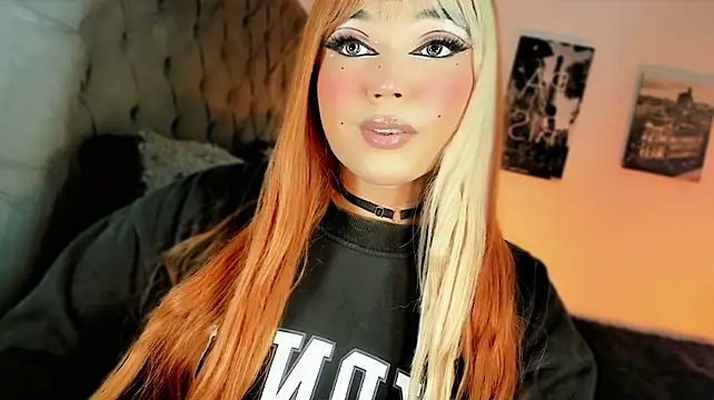 misstreslatin's live room