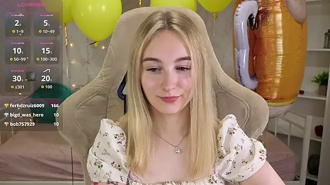 Shy_Polly live cam on StripChat