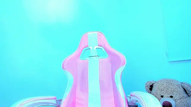 Ariana_f live cam on StripChat
