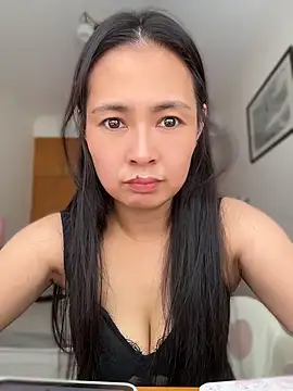 sherya52 live cam on StripChat