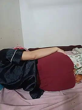 Linda-yiyi live cam on StripChat
