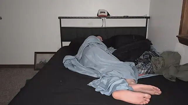 Opondestre00420 live cam on StripChat