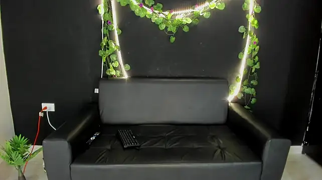 rembow72 live cam on StripChat