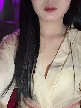 Rabbit-Cute live cam on StripChat