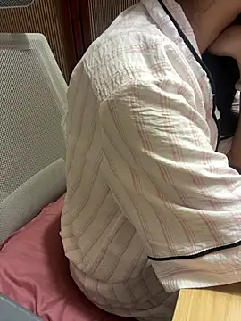 Mina048 live cam preview