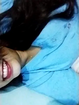 fatineae1 live sex cam