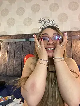 Baby_Angel15 live cam on StripChat
