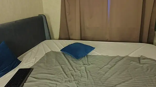 Princess__Lily live cam on StripChat