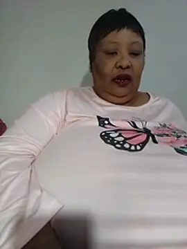 nancy111 (F milf) - Make Me cum and squit in my toy