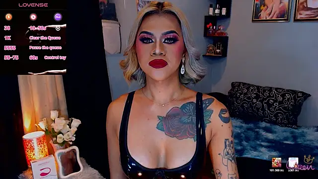 StellaStrong30 live cam on StripChat