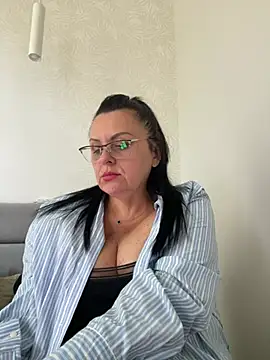 Vanillaecho7632 live cam on StripChat